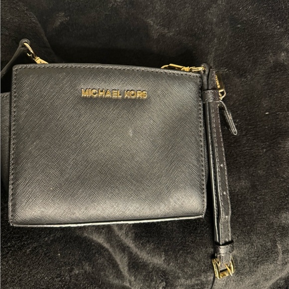 Michael Kors Crossbody - Picture 8 of 8